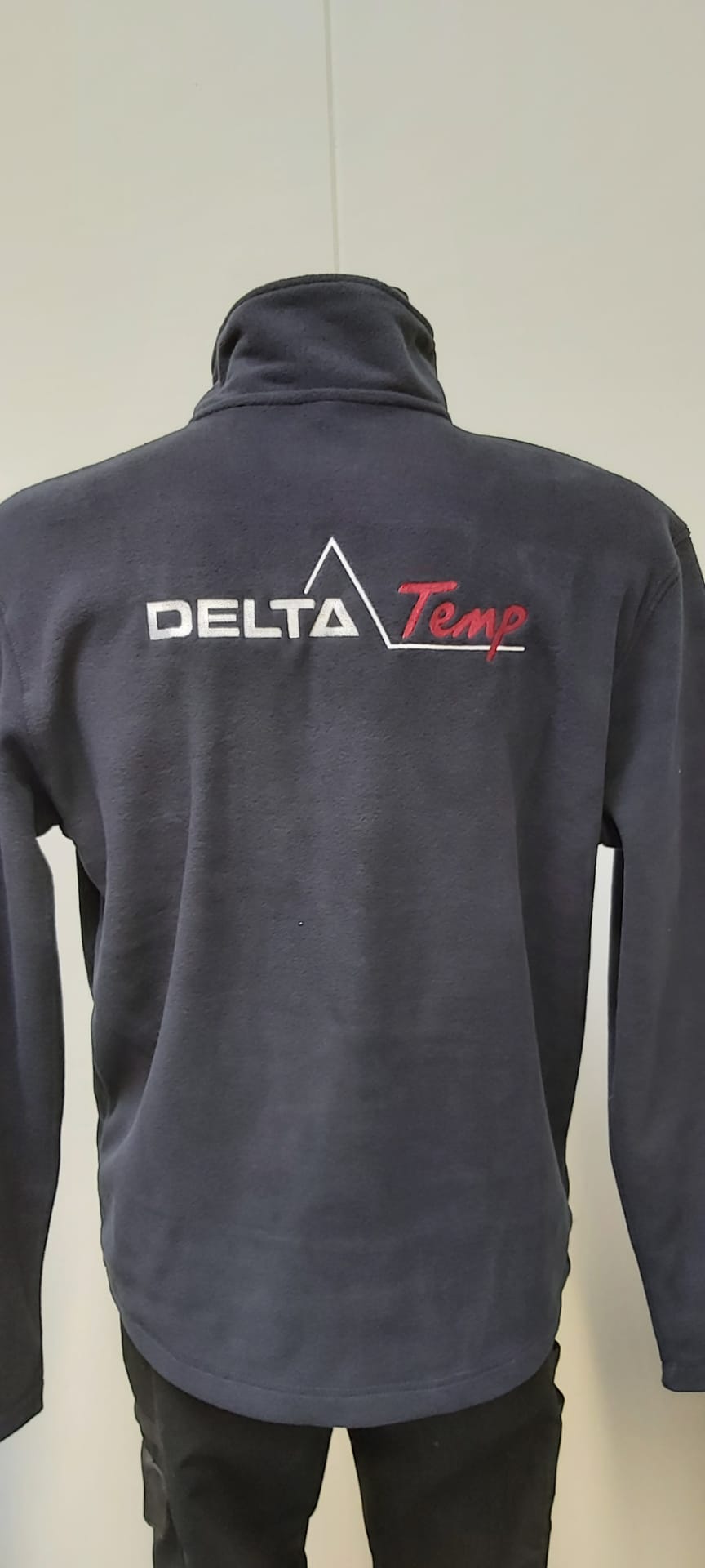 geborduurd logo Delta Temp
